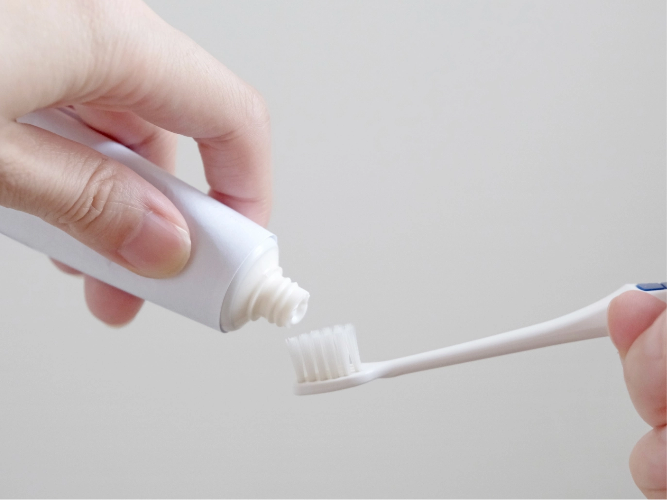 残っている歯をブラッシング