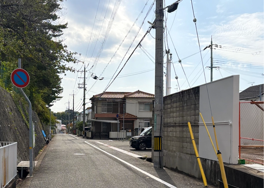 右手側に駐車場